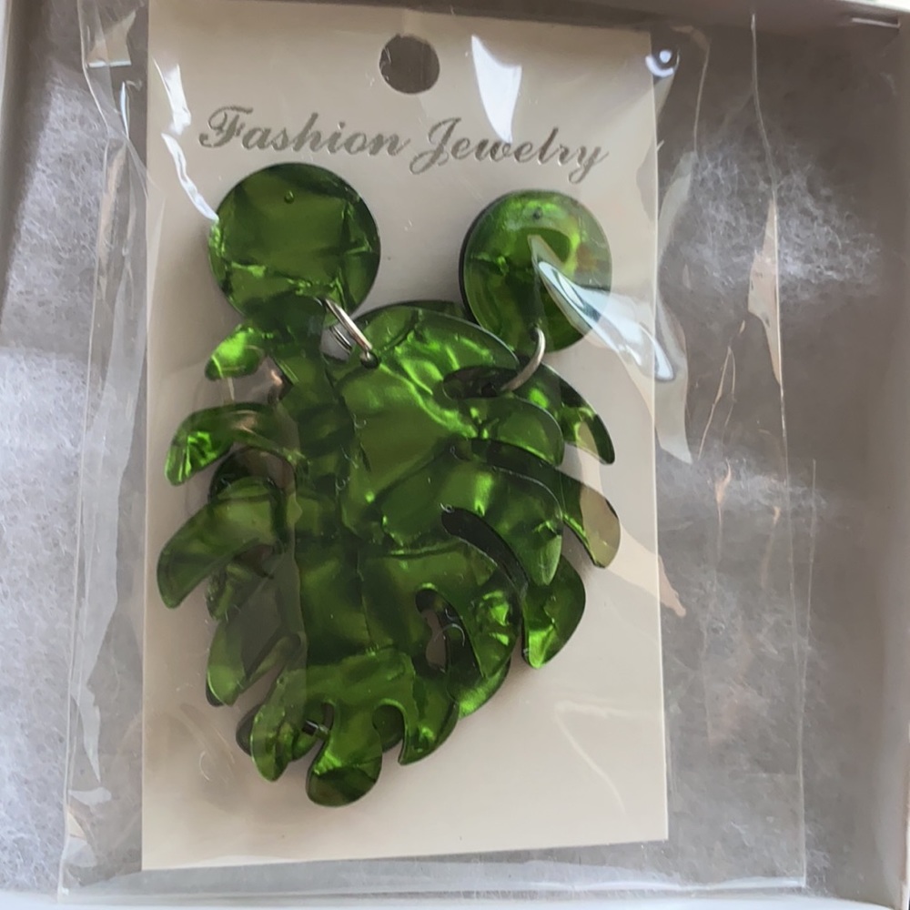 Monstera Chandelier Earring, Green